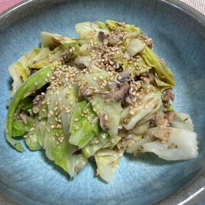 ゆっこの作ってみた!投稿(包丁不要！5分で【キャベツとさばの旨だれ和え】さば缶で簡単◎)