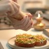 旬を味わうバケットのおつまみ‼︎『そら豆ブルスケッタ』の工程4
