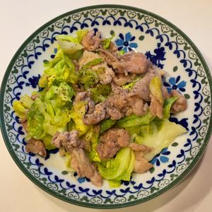 みわの作ってみた!投稿(材料2つ☆豚こまキャベツの簡単旨塩炒め。)