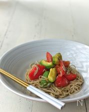 ＊しらすトマトアボカドの冷やし和え蕎麦＊