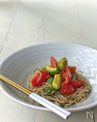 ＊しらすトマトアボカドの冷やし和え蕎麦＊