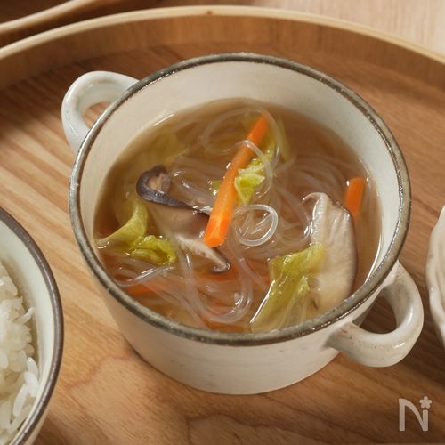 旨み溢れる【白菜と春雨の和風スープ】