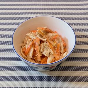 𝔂𝓾𝓶𝓲🍓の作ってみた!投稿(人参とささみのごまマヨサラダ)