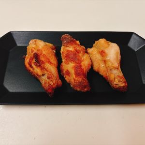 りんの作ってみた!投稿(揚げないのにカリッカリ！【オーブンで作る手羽元チキン】)
