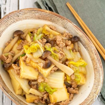 ごはんが進む！厚揚げと白菜のオイスター生姜あん