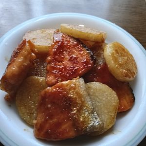 ぽぽペの作ってみた!投稿(鮭と長いものバター醤油照り焼き【#簡単 #男子が喜ぶ】)