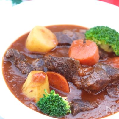圧力鍋で簡単！ルー不使用！お肉とろけるビーフシチュー