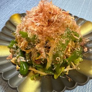 楽ラク手抜キッチン🐶🐾の作ってみた!投稿(えのきとピーマンのねぎおかか炒め)