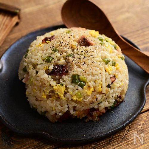 豚骨スープで炒飯風「とんこつ鍋スープの炒飯風釜飯」