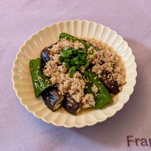 𝔂𝓾𝓶𝓲🍓の作ってみた!投稿(レンチンなすとピーマンの鶏そぼろあんかけ)