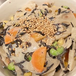 すみれの作ってみた!投稿(レンジで簡単！デリ風♡れんこんとひじきのサラダ)