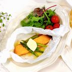 【ほぼ5分】レンジで簡単♡サーモンのみそバター紙包み焼き