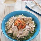 包丁不要。豆苗と豚肉のキムチごまだれサラダ