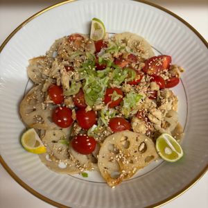 ちゃむちゃむの作ってみた!投稿(れんこんとトマトのすだち味噌炒め)