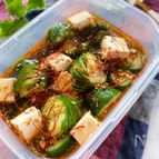 【食材2つ☆5分副菜】
胡瓜とクリチのピリ辛こく味噌ポン漬