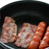 アメリカンダイナー気分の【ジョンソンヴィルパンケーキランチ】の工程1