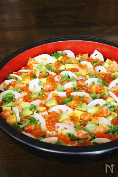 サーモンとアボカドのちらし寿司