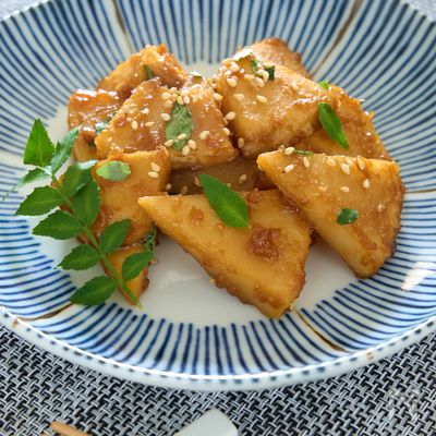 おかずにもお酒のアテにも！たけのこの味噌バター炒め