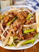 行列の定食屋さんの🍚牛肉とにんにくの芽のスタミナ炒め🤩