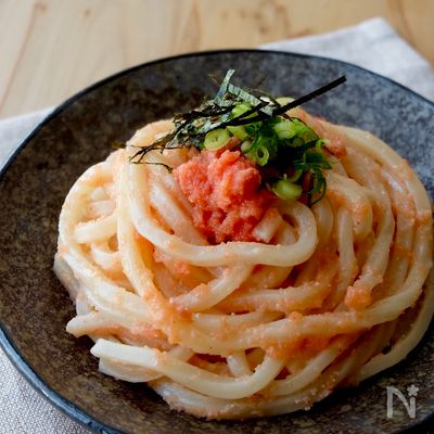 【やみつき♪明太バターうどん】簡単5分！ランチや夜食に！