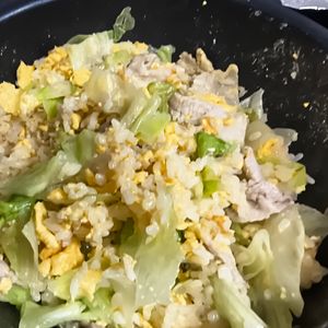 けいぞうの作ってみた!投稿(【豚たまレタス炒飯】やみつき♡夢中で食べちゃう炒飯！！)