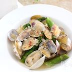 あさりとアスパラガスのピリ辛蒸し