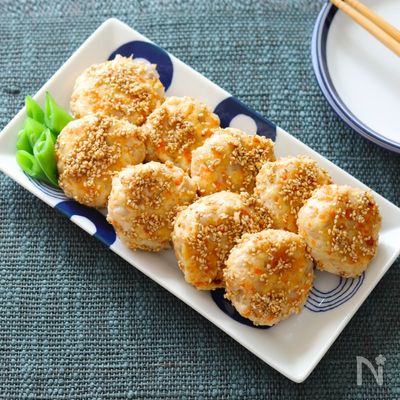 【レンコンちくわの鶏つくね】食感も◎丸めて焼くだけ10分♪
