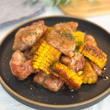 鶏肉ととうもろこしの甘辛バター炒め