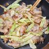 牛丼屋の10倍おいしい🤩豚の生姜焼きチーズ丼🍚💨の工程3