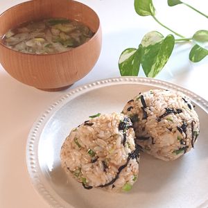 とのちゃまの作ってみた!投稿(【我が家の最強おにぎり】
家にある材料でパパッと混ぜるだけ。)