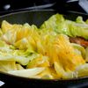 たぶん、ごはん3杯いけます【豚肉とキャベツの塩炒め】の工程6