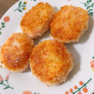 ぐーの作ってみた!投稿(【かにかまはんぺんチーズカツ】簡単すぎて美味しすぎる!!)