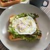 単身赴任おじさんの作ってみた!投稿(【朝食に】レタスたっぷり！とろ〜り半熟卵トースト)