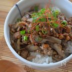 バター香る　舞茸納豆どんぶり