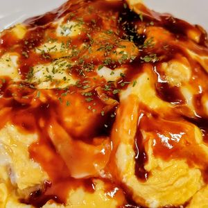 ぽんちゃんの作ってみた!投稿(【とろたまのっけオムライス】簡単デミソースで褒められご飯♪)