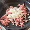 簡単、ヘルシー《ザク切りキャベツとひき肉のお好み焼き風炒め》の工程1