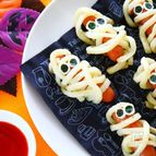 【ハロウィンレシピ】揚げうどんウインナーのミイラ