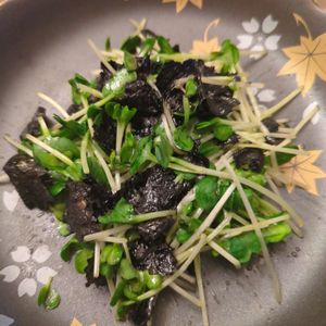たりおの作ってみた!投稿(『カイワレのりポンサラダ』和えるだけ！)
