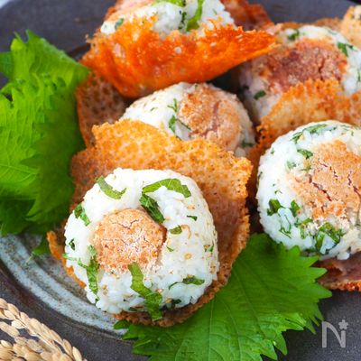【パリパリチーズの羽根付き】しそ明太の香ばし焼きおにぎり