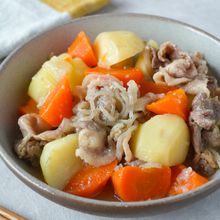 野菜の旨みたっぷり！【無水塩麹肉じゃが】