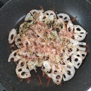 KUMIKOの作ってみた!投稿(【れんこんとちくわのチーズ焼き】シャキっとホクッとおつまみ風)