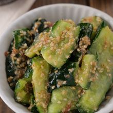 【ポリポリ止まらない】ごま油香る叩きキュウリの中華風漬物