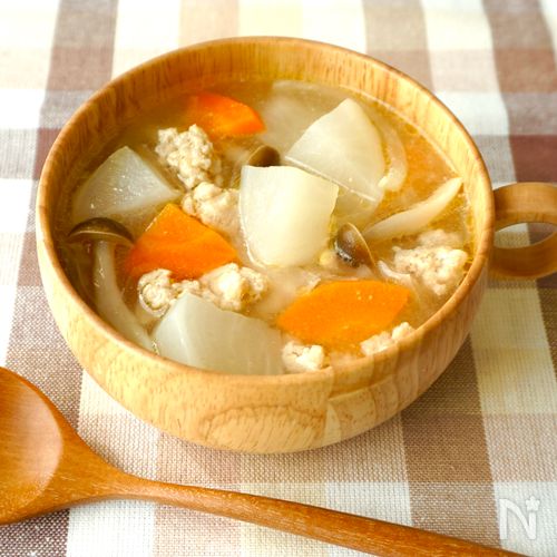 【鶏そぼろの塩こうじスープ】優しい味わい♪調味料は一つだけ！