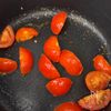 夏野菜ともずくの《腸活♡コンソメスープ》の工程1