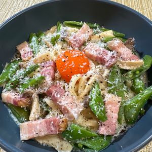 楽ラク手抜キッチン🐶🐾の作ってみた!投稿(豆乳カルボナーラうどん。卵黄がとろり。簡単アレンジパスタ！)
