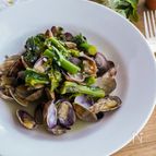【間違いない美味しさ】あさりと菜の花の酒蒸し