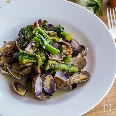 【間違いない美味しさ】あさりと菜の花の酒蒸し