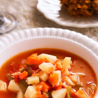 食べる野菜スープ♡生のトマトが甘酸っぱい濃厚ミネストローネ