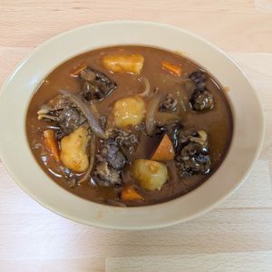 ゆいの作ってみた!投稿(お手軽時短ビーフシチュー【ルー・デミ缶・赤ワイン不要】)