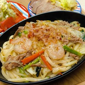 もんぶらん°・*:.。.☆の作ってみた!投稿(【蒸し焼きでもっちり♡子どもも絶賛】絶品焼きうどん)